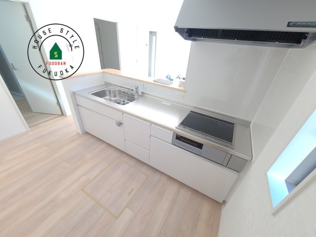 糟屋郡新宮町緑ヶ浜2丁目第2-2棟（1号棟）の内観：施工例|忙しい朝でも家族揃って食事をしたいゆとりあるダイニングスペース。