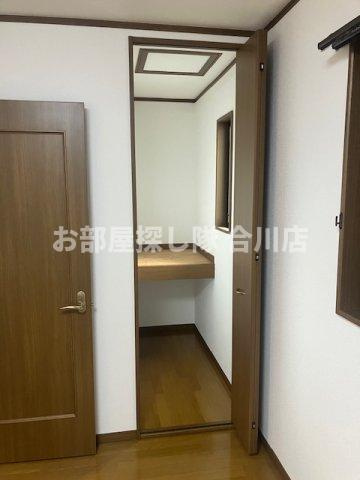 国分町戸建の収納