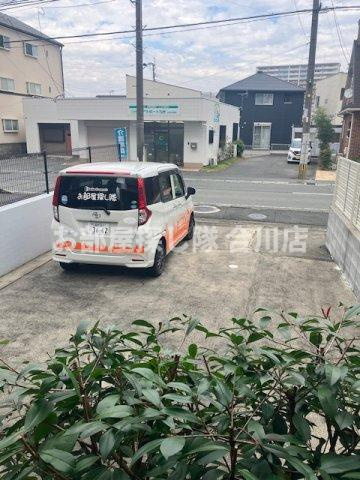 国分町戸建の駐車場