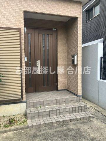 国分町戸建のエントランス