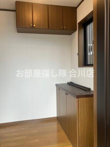 国分町戸建の玄関