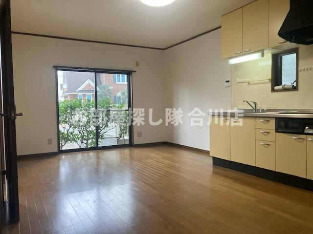 国分町戸建の居間・リビング