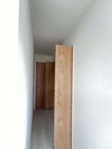 奈良市東九条町3期全3棟の収納|2階ホールと収納
