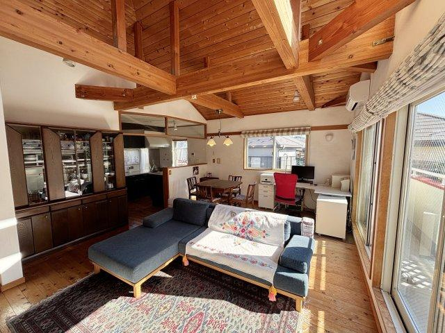 泉区中田南2丁目 中古戸建 3750万円の居間・リビング