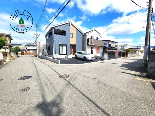 糟屋郡新宮町緑ヶ浜2丁目第2-2棟（2号棟）の前面道路含む現地写真|見学の時間などお気軽にお問い合わせ下さい。