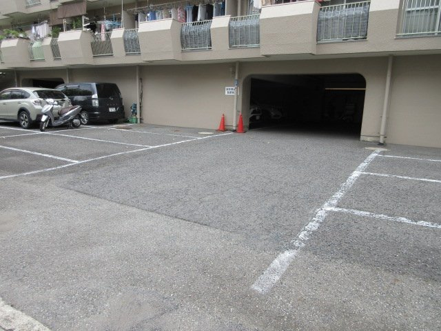 大建コーポ江坂第二の駐車場