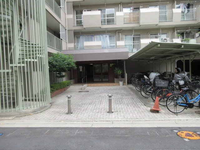 大建コーポ江坂第二のエントランス