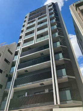 【外観】 | プライムブリス東中野駅前 | 鉄筋コンクリート造のがっちりとした建物。