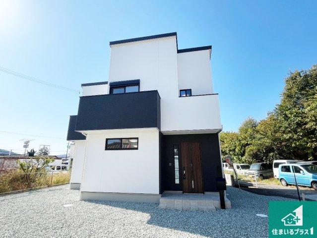 加古川市平荘町山角　新築一戸建ての外観|お客様に長く安心して住んでいだだける事にこだわった家づくり！住んでからのアフターサービスにもしっかりと取り組んでいます！