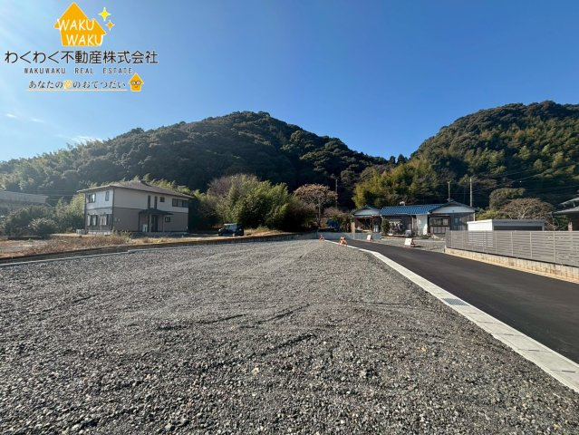 売地の前面道路含む現地写真