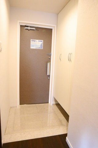 アルファステイツ富田浜の玄関