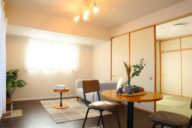 アルファステイツ富田浜の居間・リビング