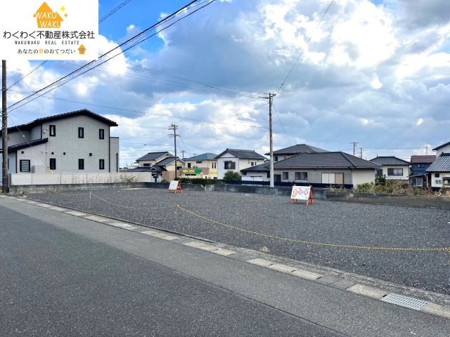 売地の前面道路含む現地写真