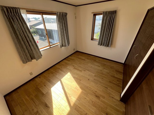 戸建て|2面採光、風通しも良く、大変居心地の良い空間となっております。
