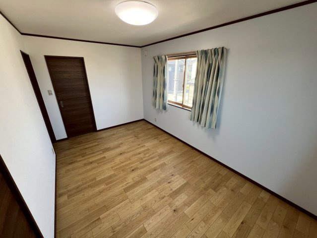 戸建て|洋室はお手入れ簡単、ノンワックス仕様です
