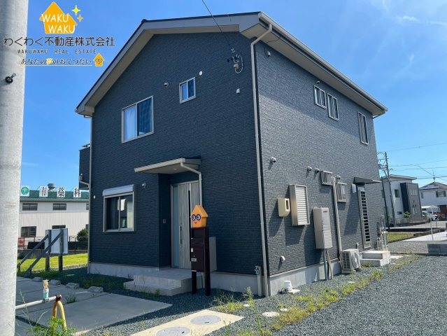 戸建ての外観|自彊小至近！吉田ＩCh絵のアクセスも良好♪近隣スーパー多数！たいへん生活便利な立地です☆