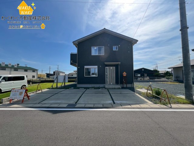 戸建ての外観|自彊小至近！吉田ＩCh絵のアクセスも良好♪近隣スーパー多数！たいへん生活便利な立地です☆
分譲地内モデルハウス販売！未入居住宅☆耐震等級3（認定）省エネ等級4（相当）