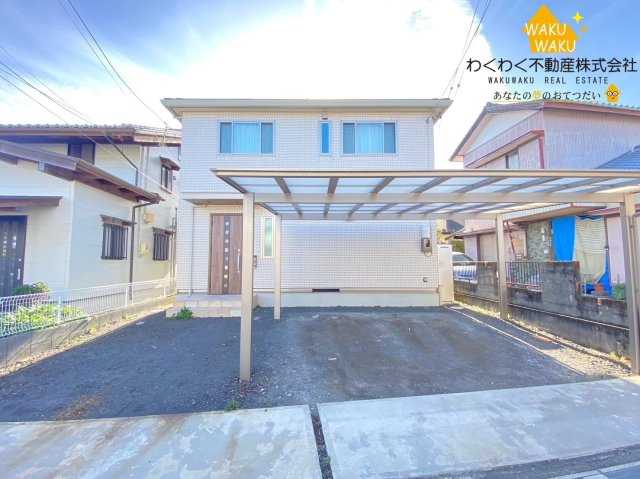 中古 戸建ての外観|築浅☆パナホーム施工の軽量鉄骨造
駐車スペース並列３台可能♪
お庭にウッドデッキあり♪
各部屋収納スペースたっぷり♪
谷稲葉ＩＣへのアクセス便利です☆

(2023/12/18撮影)