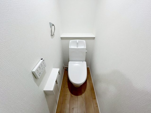 新築 島田市中溝町　第1期　全2棟のトイレ