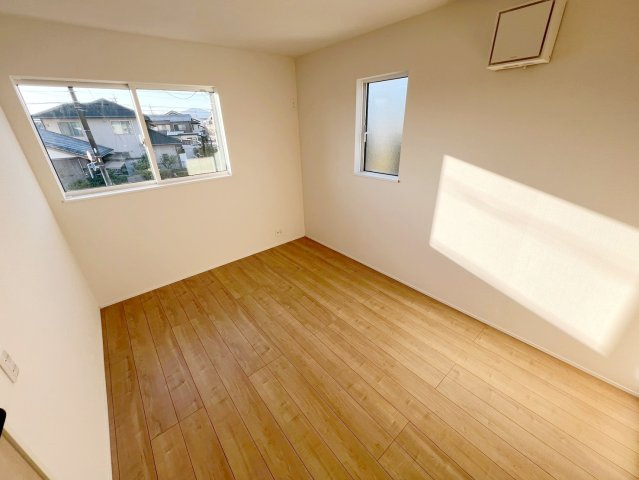 新築 島田市中溝町　第1期　全2棟の洋室