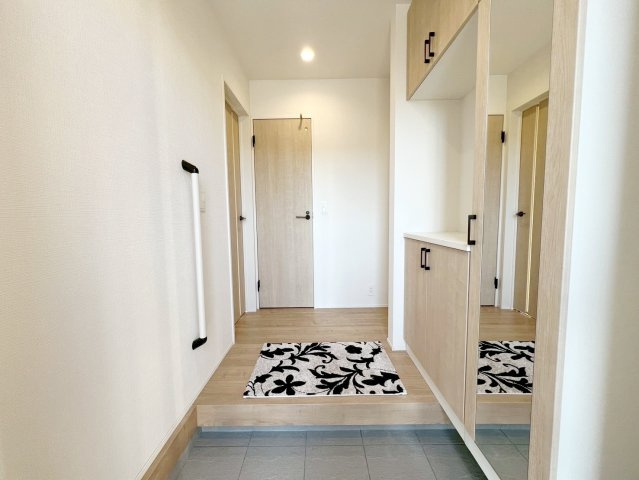 新築 島田市中溝町　第1期　全2棟の玄関