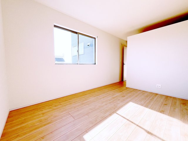 焼津市三ケ名　13期　限定1棟の洋室