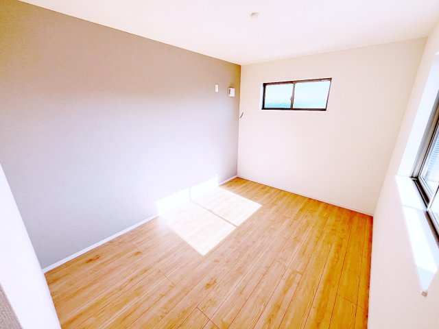 焼津市三ケ名　13期　限定1棟の洋室