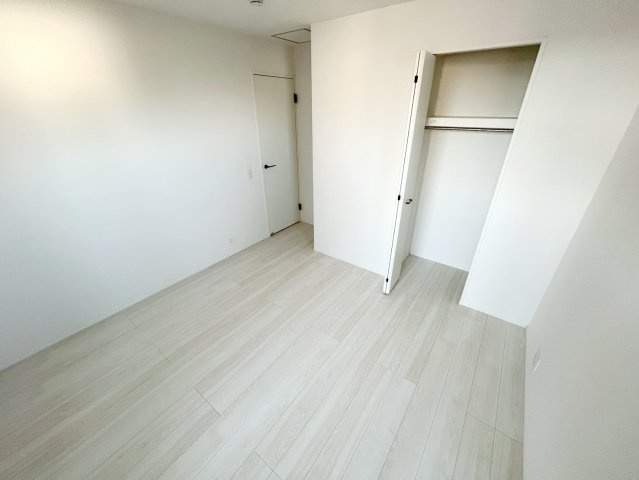 新築 島田市中溝町　第1期　全2棟の洋室