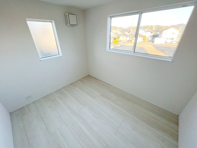 新築 島田市中溝町　第1期　全2棟の洋室