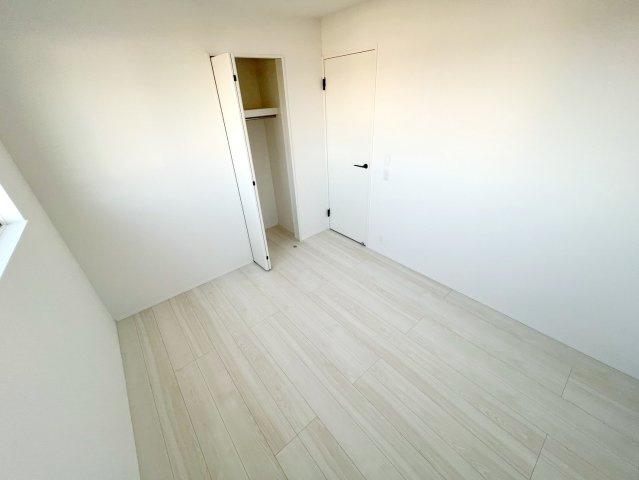 新築 島田市中溝町　第1期　全2棟の洋室