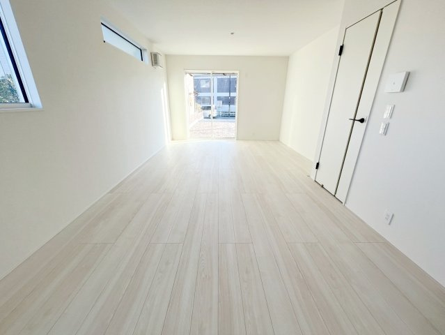 新築 島田市中溝町　第1期　全2棟の洋室