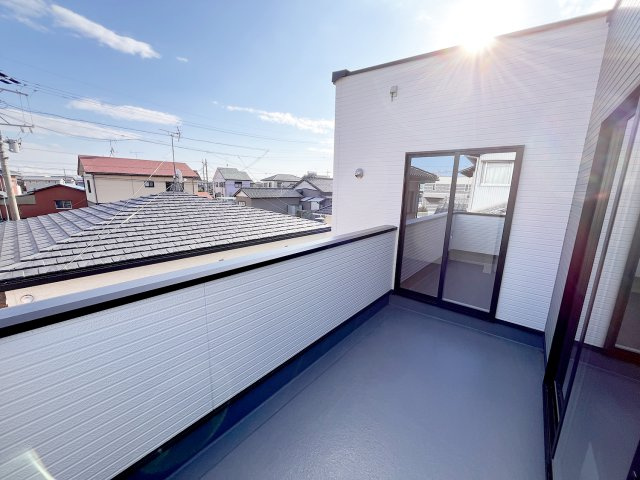 島田市東町　5期　限定1棟のバルコニー|広々としたバルコニーで洗濯物もお布団もたくさん干せます
