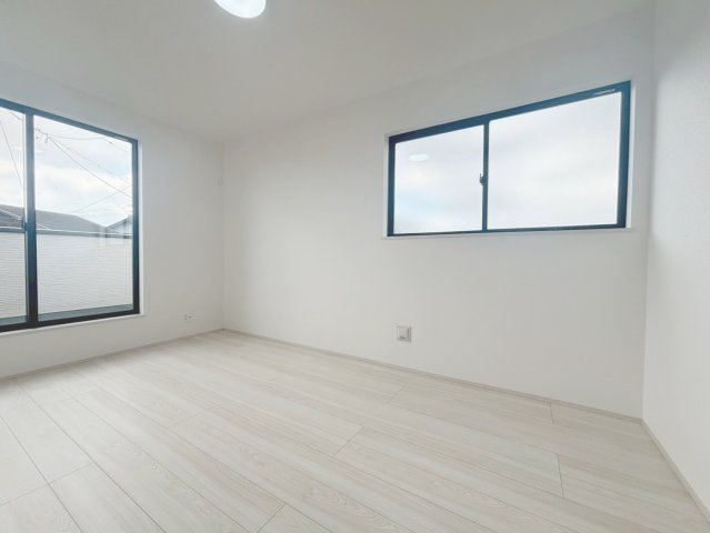 藤枝市藤岡6期　新築住宅の洋室