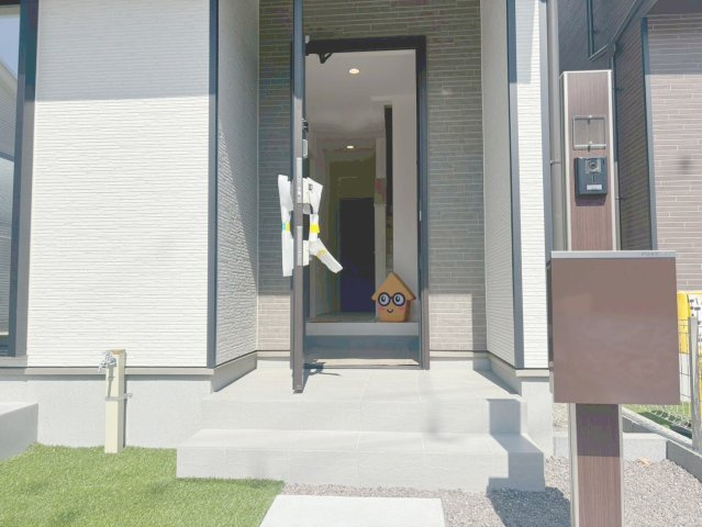 藤枝市藤岡6期　新築住宅のエントランス