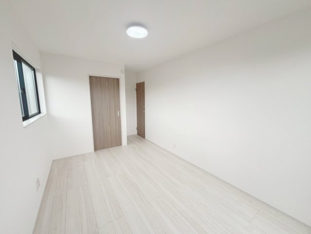 藤枝市藤岡6期　新築住宅の洋室