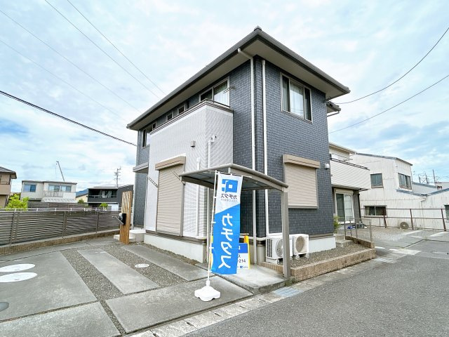 中古 戸建ての駐車場