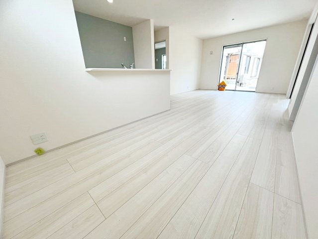 吉田町住吉8期　新築戸建の居間・リビング