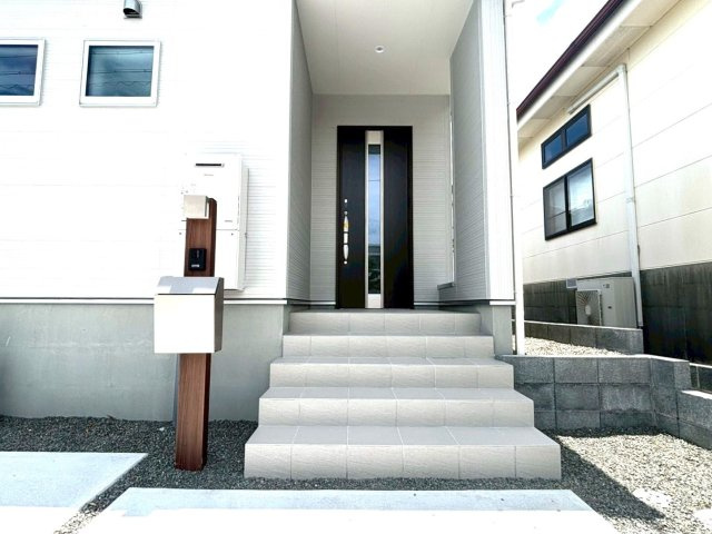 吉田町住吉8期　新築戸建のエントランス
