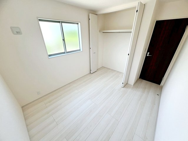 吉田町住吉8期　新築戸建の洋室