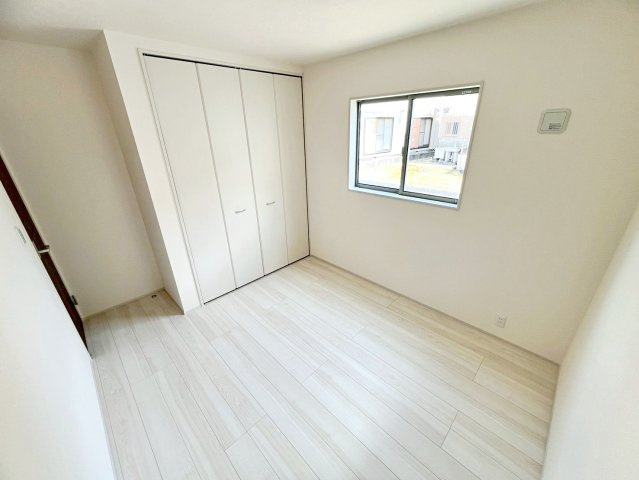 吉田町住吉8期　新築戸建の洋室