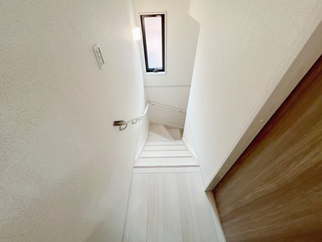 焼津市田尻北　未使用戸建のその他共用部分|キッチン近くに3帖の家事室があります。収納たっぷりなのでファミリークロークとしても♪