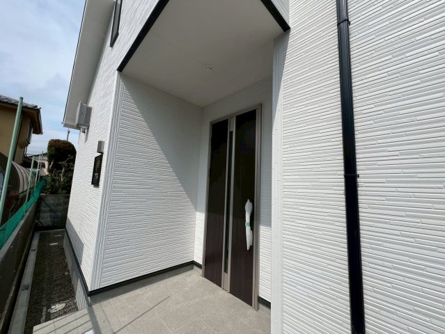 焼津市田尻北　未使用戸建の玄関