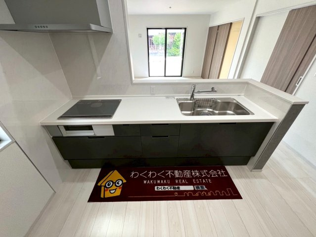 焼津市田尻北　未使用戸建のキッチン|憧れのオープンカウンターキッチンです♪小さいお子様がいても目が行き届くので安心です♪