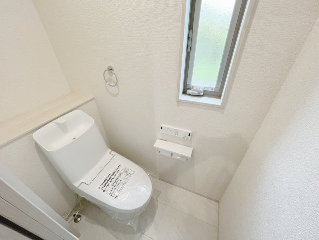 焼津市田尻北　未使用戸建のトイレ|１階・２階にシャワートイレ完備！混雑する朝には大助かり
