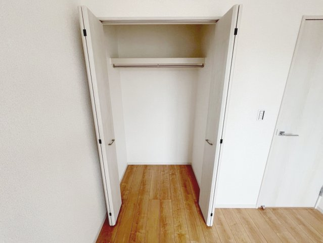 焼津市田尻北　未使用戸建の収納|すべての居室にはたっぷり収納できる大型収納を設置しています
