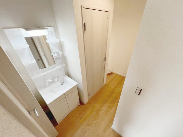 焼津市田尻北　未使用戸建の独立洗面台|2階にも洗面スペースがあります♪