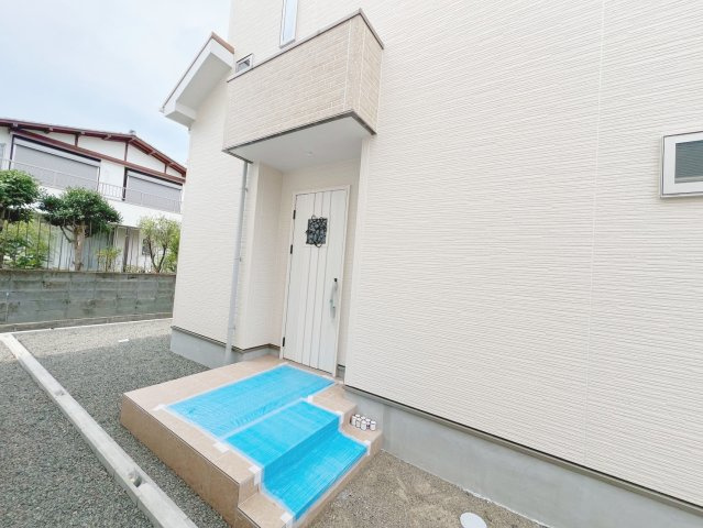 焼津市田尻北　未使用戸建の玄関