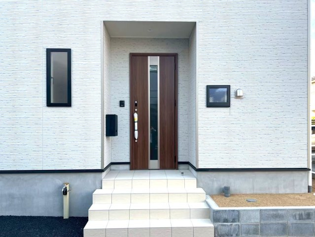 新築 戸建ての玄関
