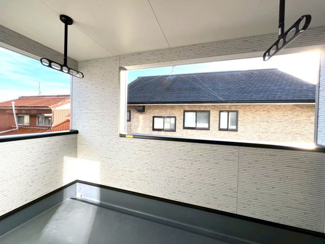 新築 戸建てのバルコニー