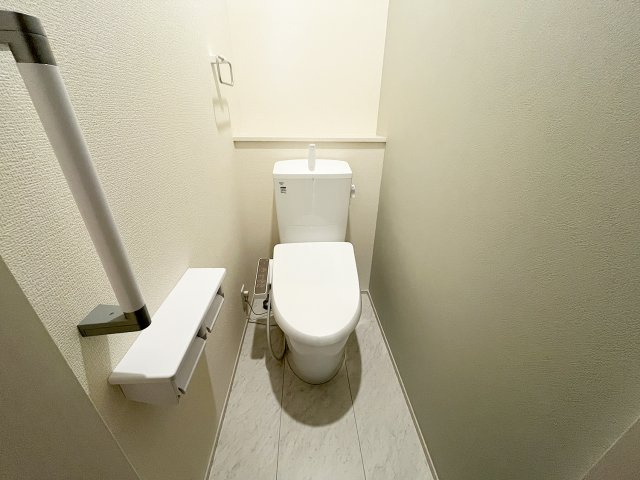 吉田町住吉7期　新築戸建のトイレ